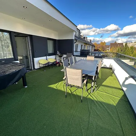 Day Young Life 85qm Terrasse Grill Parking Apartamento